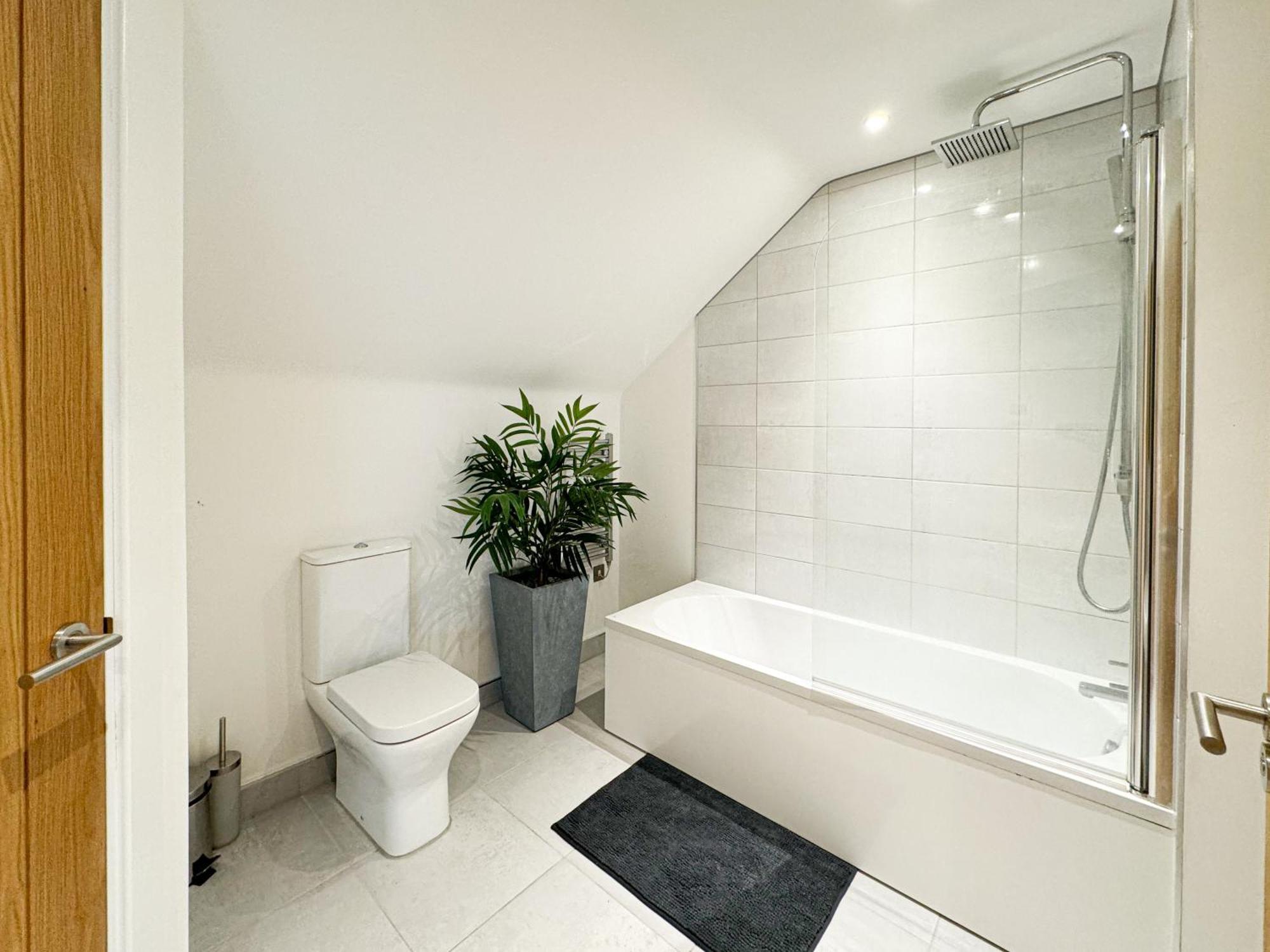 Free Parking - Central - Penthouse Йорк Экстерьер фото