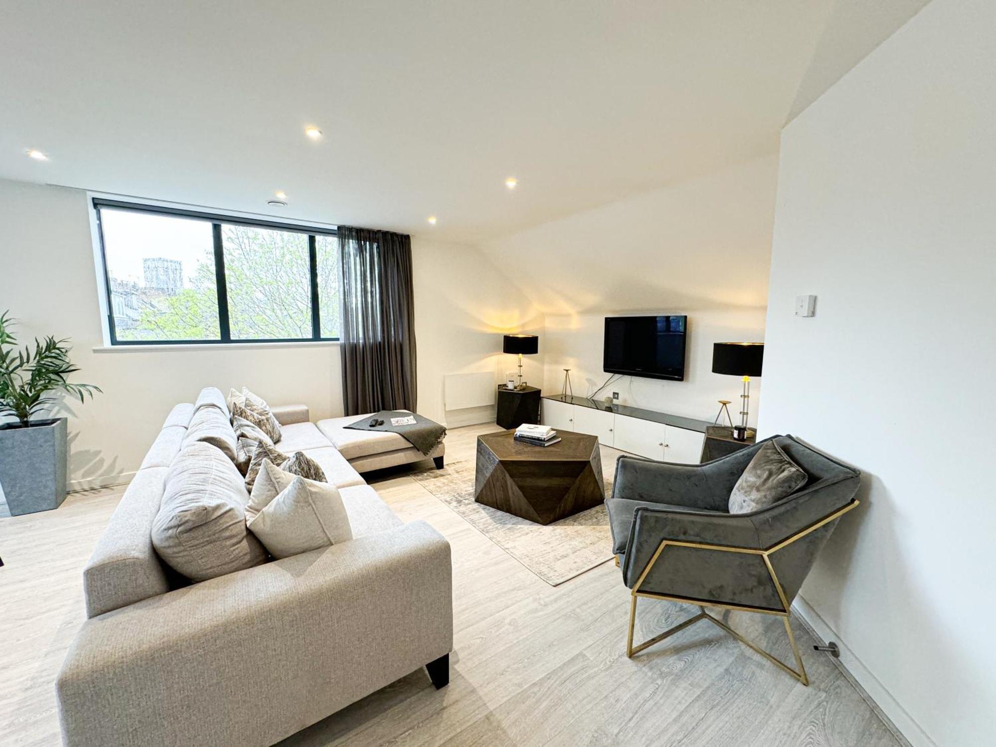 Free Parking - Central - Penthouse Йорк Экстерьер фото